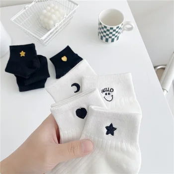 Двойки CHAOZHU 5 перки памучни чорапи комплект черно-бял Лолита студенти момичета мода сладък Луна и Звезда в сърцето си с лък бродерия