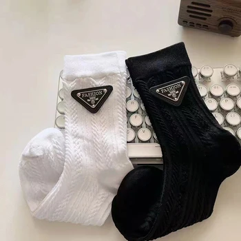 1 чифт модни нови чорапи с триъгълна етикет, европейски чорапи с бродерия букви, памучни топли ежедневни обикновена чорапи